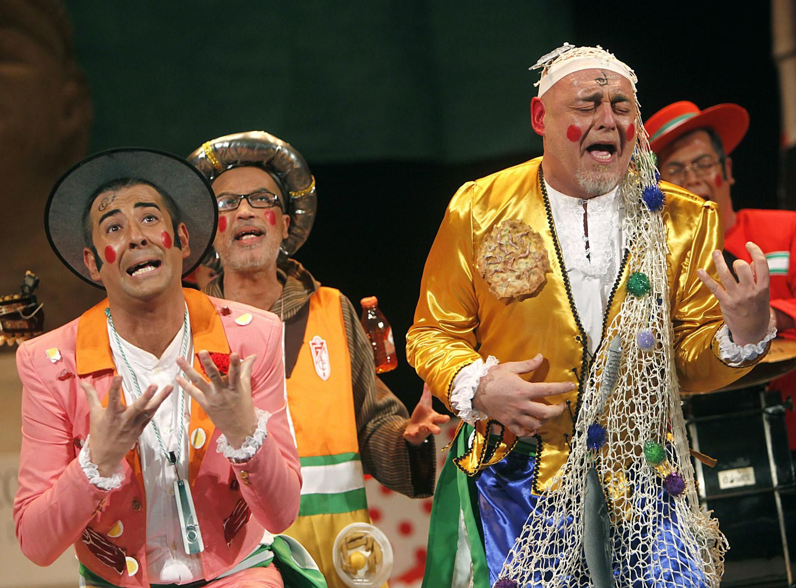 Manolín Gálvez (a la derecha) y su chirigota, entre los destacados regresos del Concurso 2019.