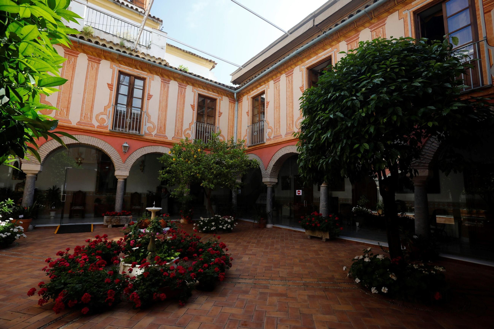 Patio del colegio Nuestra Señora de la Piedad.