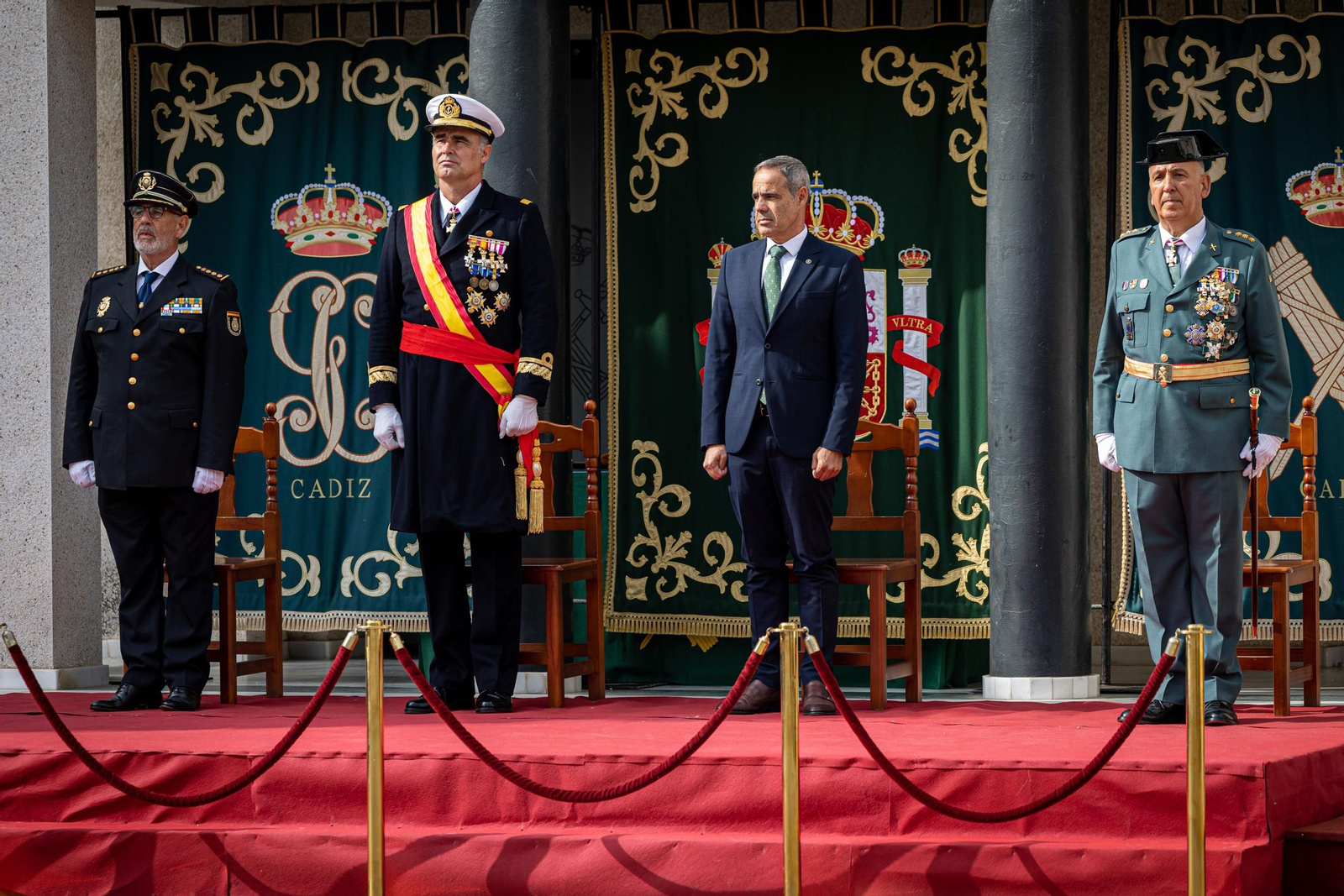 Imágenes de los actos de la Guardia Civil en Cádiz por la festividad de la Virgen del Pilar