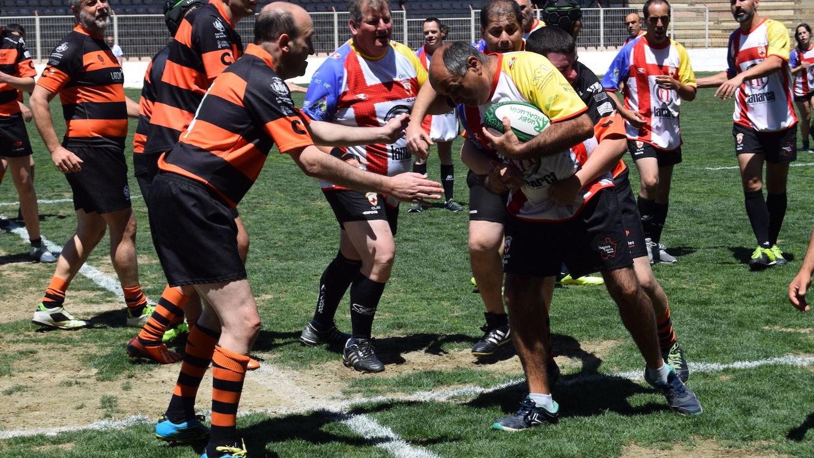 Imagen de un partido durante el evento en el Juan Rojas.