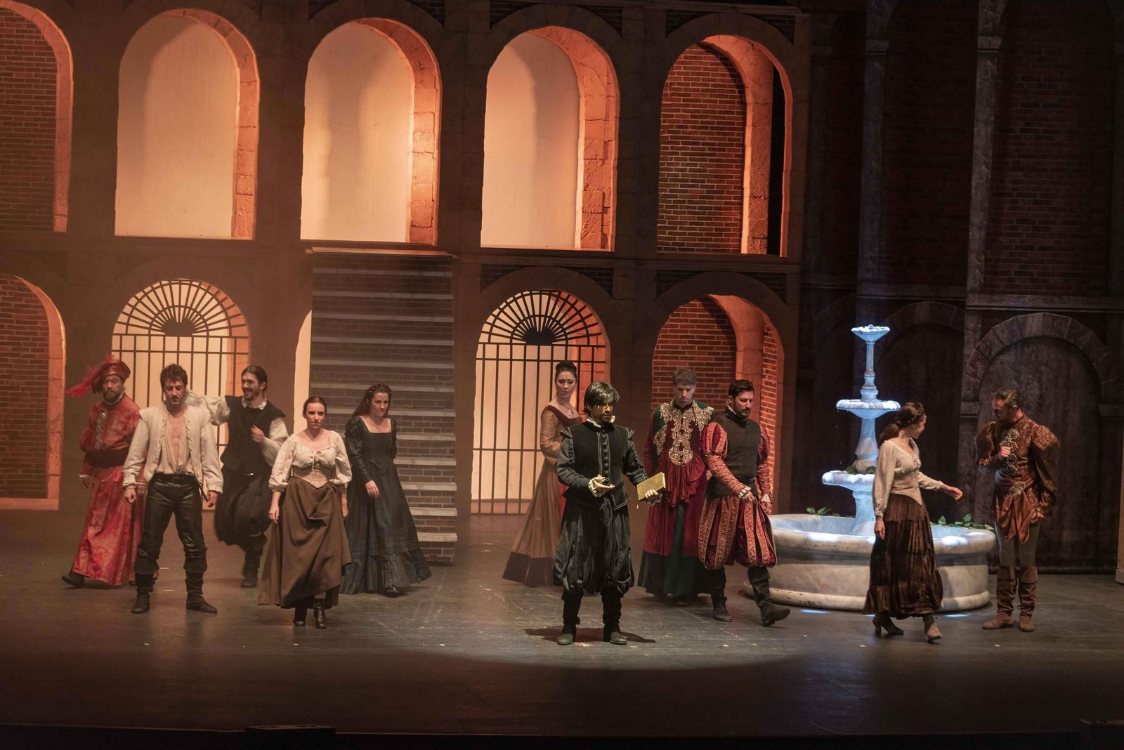 El vestuario y la puesta en escena fue de lo mejor de ‘Romeo y Julieta’.