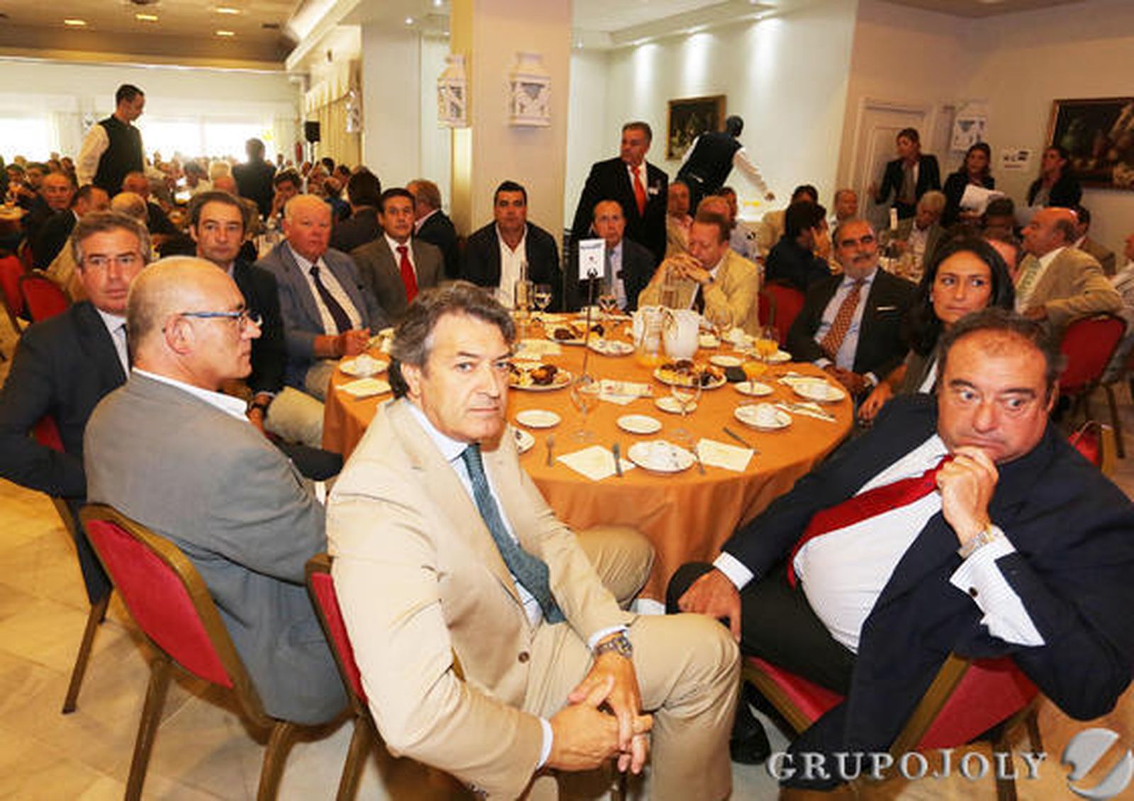 Tomás Valiente, César Saldaña, Antonio Rosa, Michael Kreysler, Luis López de Carrizosa, Jan de Clerck, Juan Fco. Vela, Jaime Estévez, Aurelio Romero, Rafael Padilla, Evaristo Babé y Olga Abad.

Foto: Pascual