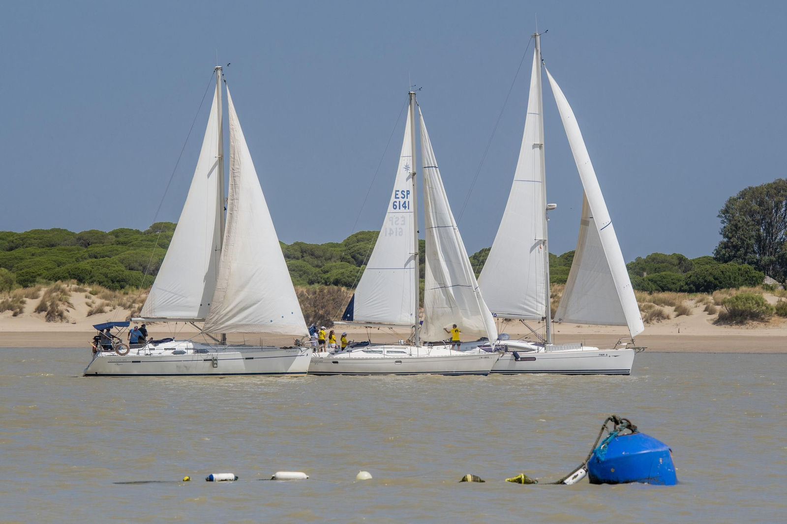 Las espectaculares fotos del Ascenso a Vela del Guadalquivir