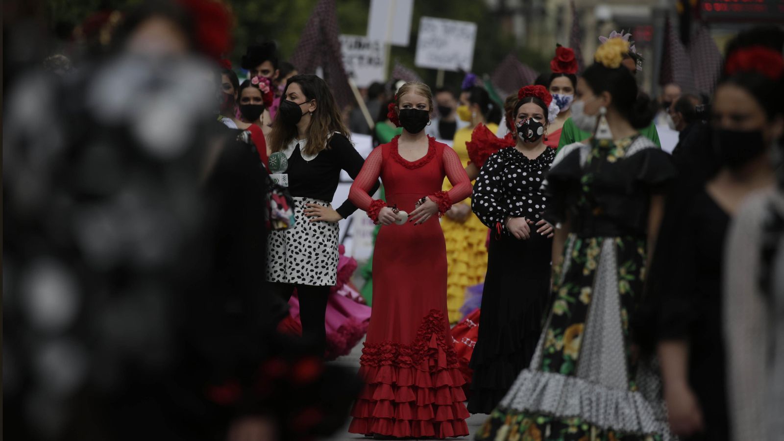Una imagen de la movilización del sector de la moda flamenca para reclamar ayudas. Una imagen de la movilización del sector de la moda flamenca para reclamar ayudas.