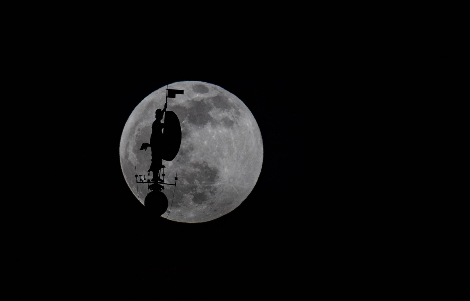Luna llena de las flores, la última superluna de 2020 se verá este 7 de mayo
