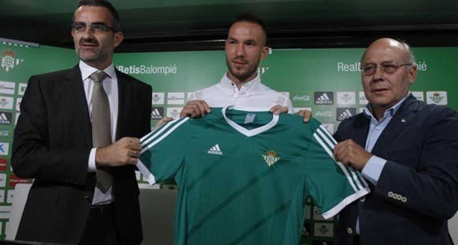 Digard: "Me han enseñado que el Betis no es un club, es una forma de vida"