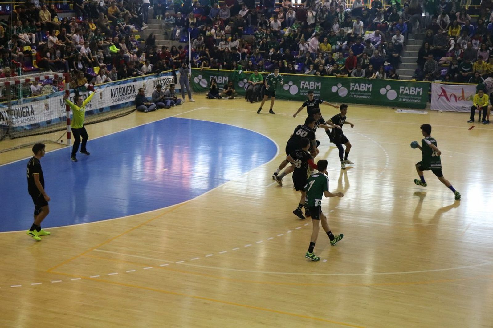 Las fotos del Clínica Dental Torres Antequera, campeón de Andalucía cadete de balonmano
