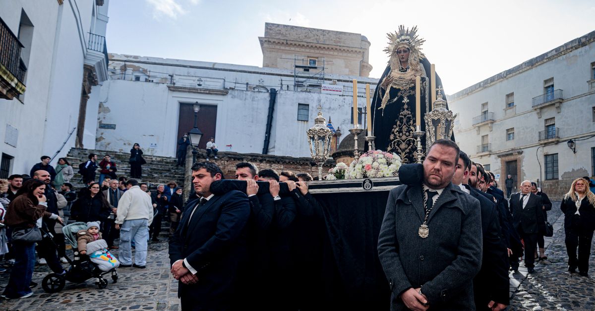 La cofradía de Santo Entierro confirma que saldrá desde el Oratorio en Semana Santa