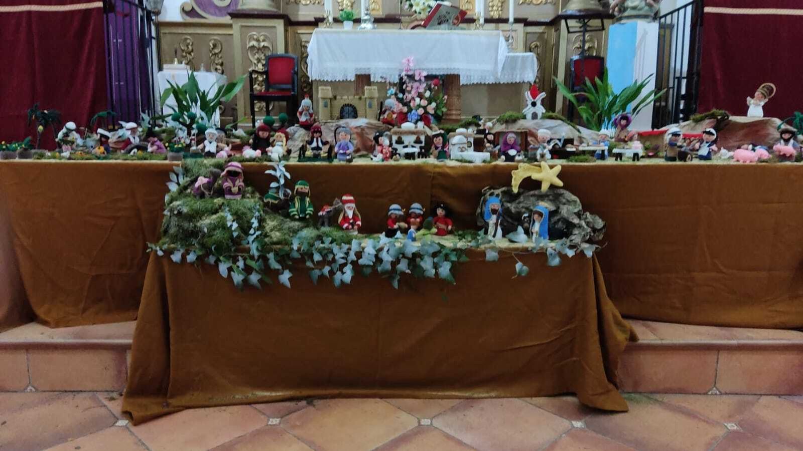 Belén de croché en la iglesia de Castaño del Robledo