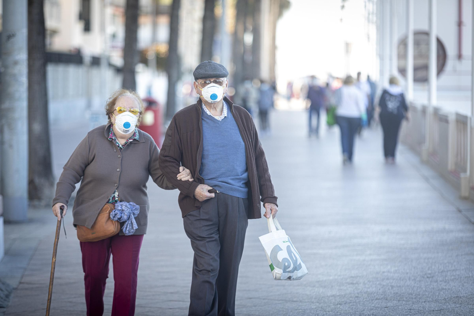 Los mayores salieron a pasear a las 10 de la mañana