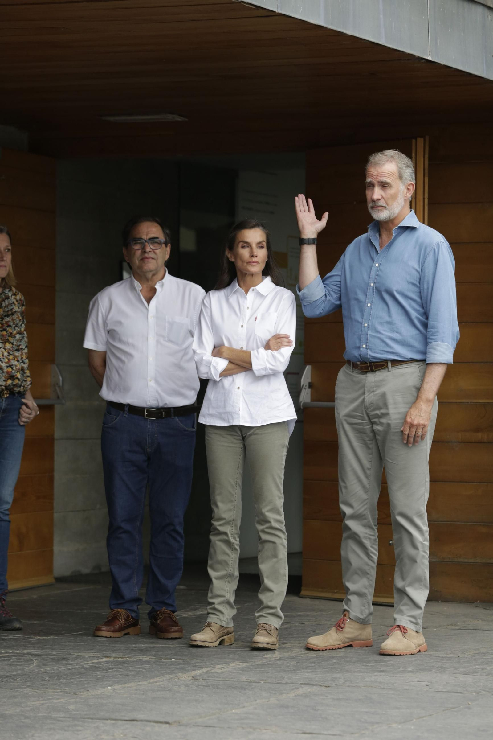 Las fotos de la visita de los Reyes a las zonas afectadas por los incendios en Sanabria y Las Médulas