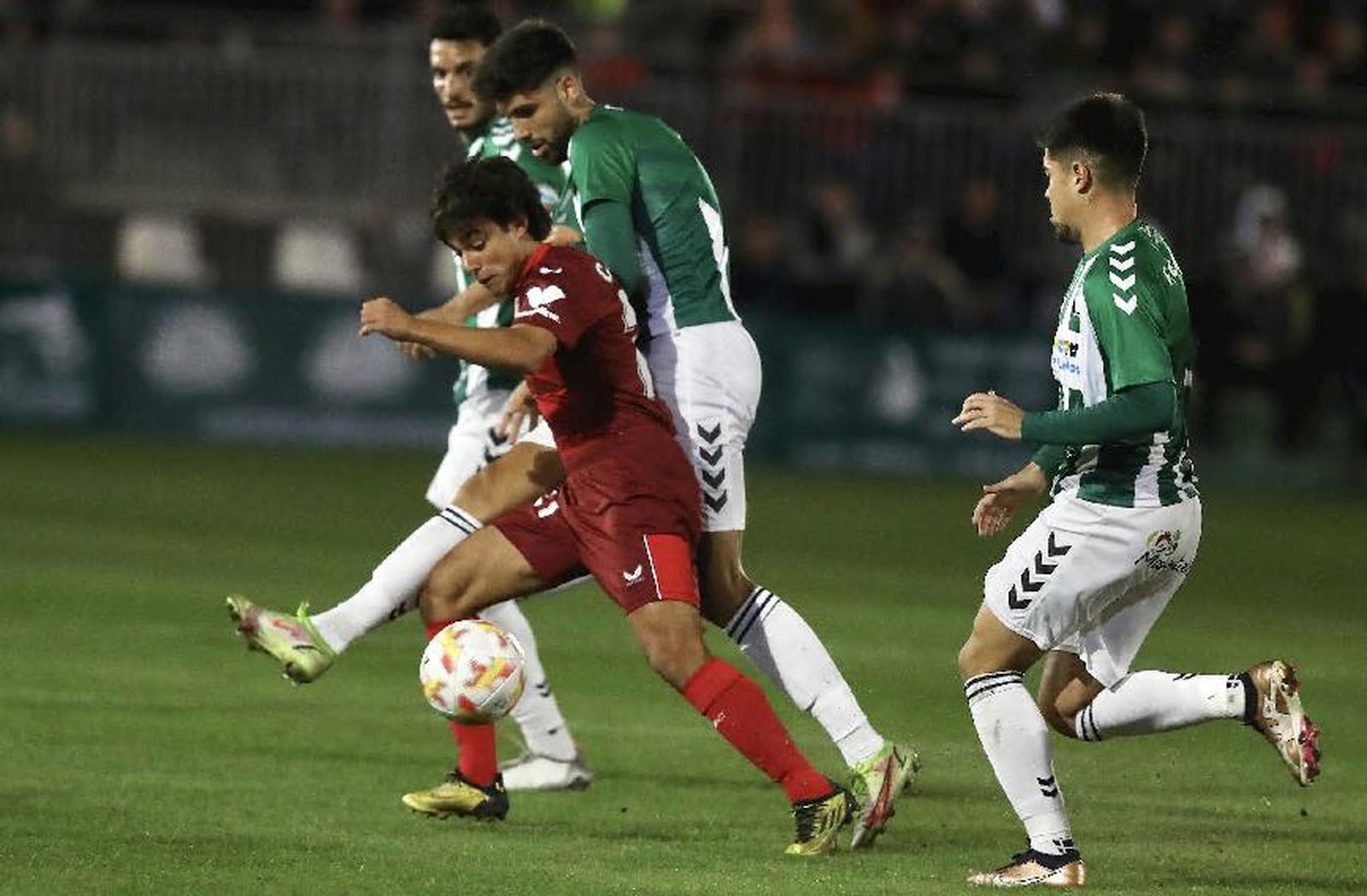 Carlos Álvarez atrae a tres jugadores del Torremolinos.