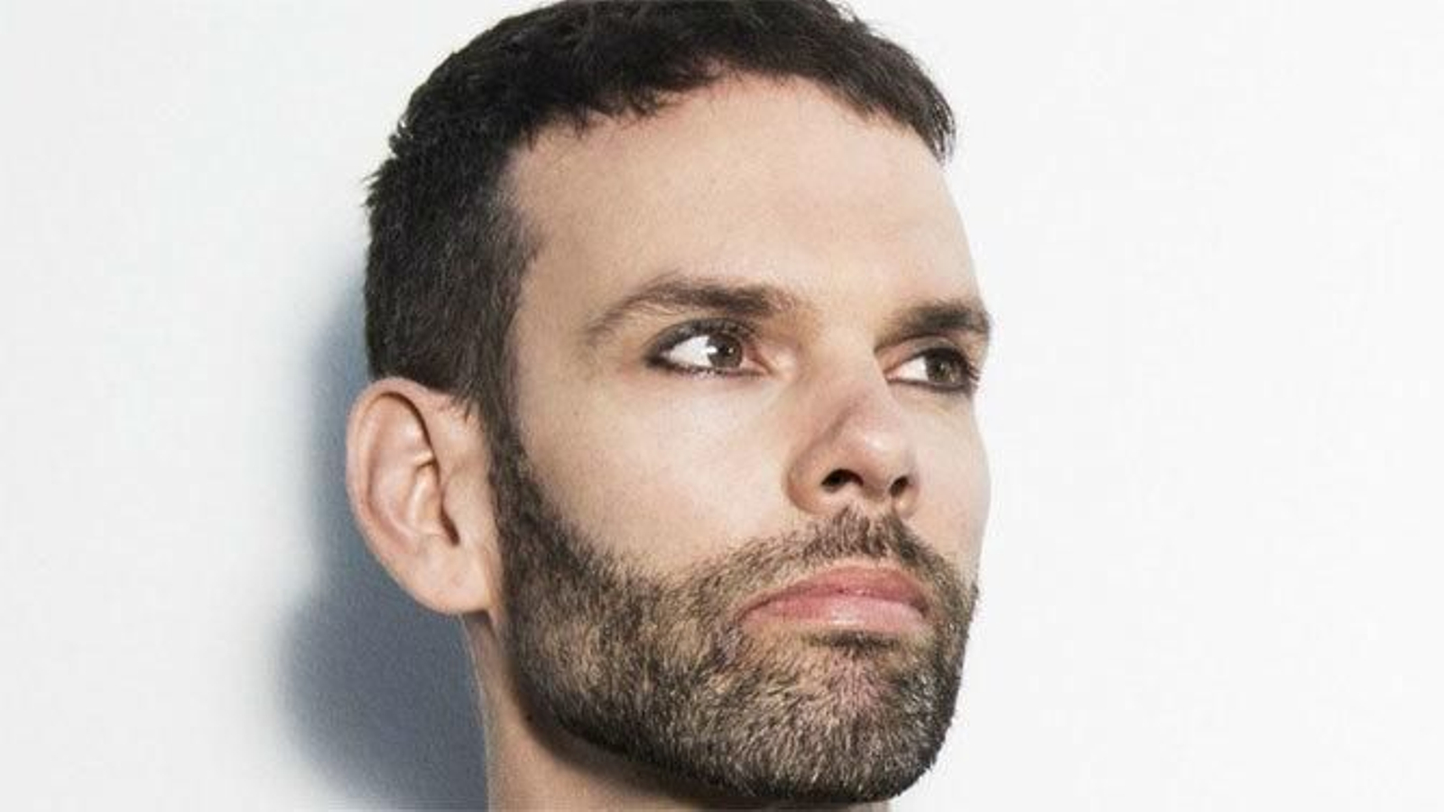 Stefan Olsdal, sueco de nacimiento, es cofundador y bajista de la banda nacida en Londres en 1994.