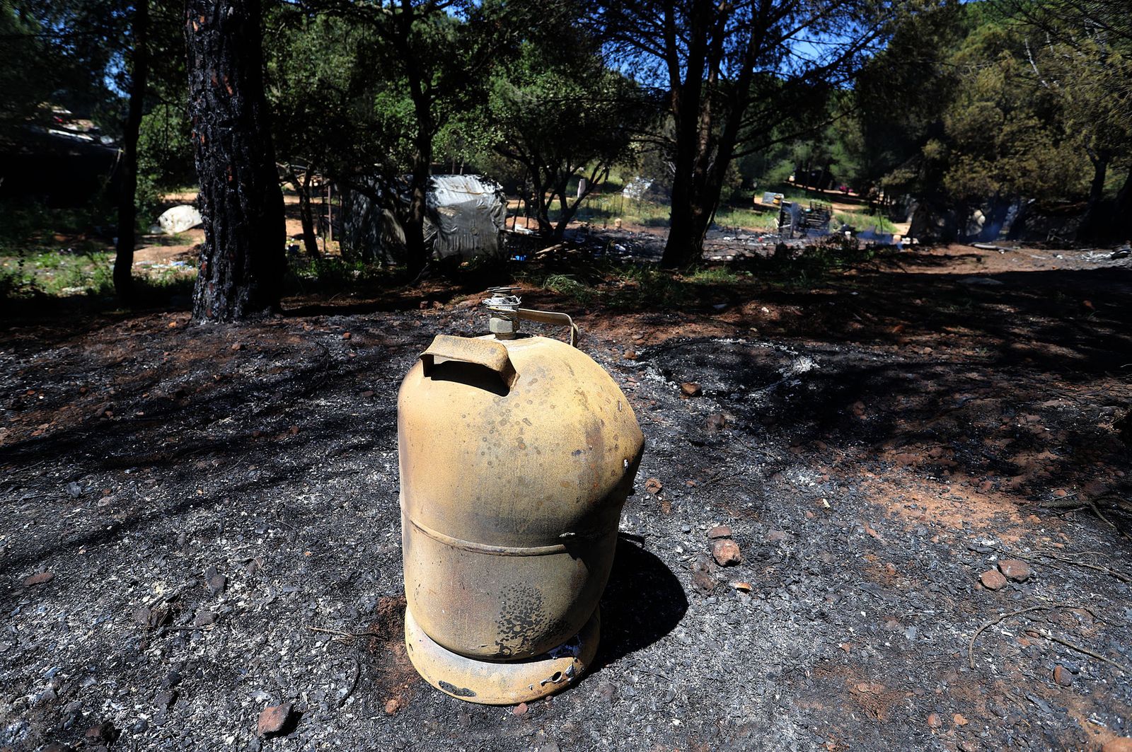Imágenes del incendio de chabolas en Lucena del Puerto