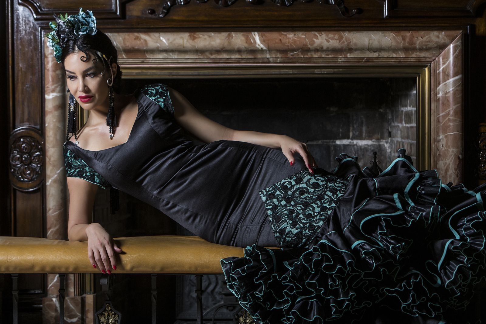 Sidone Biemont posa con un modelo de Francisco Tamaral.