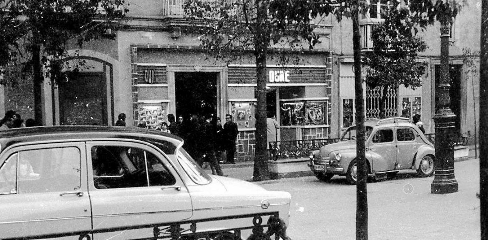 Fachada de Fotos Duke, en la plaza de Mina.