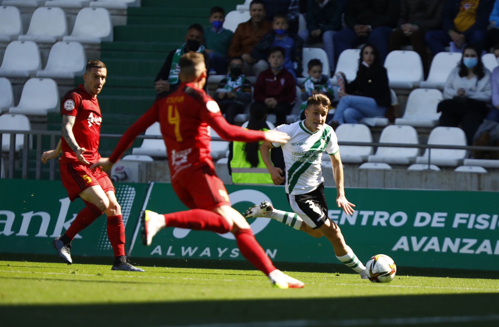 La victoria del Córdoba CF ante el Mensajero, en imágenes