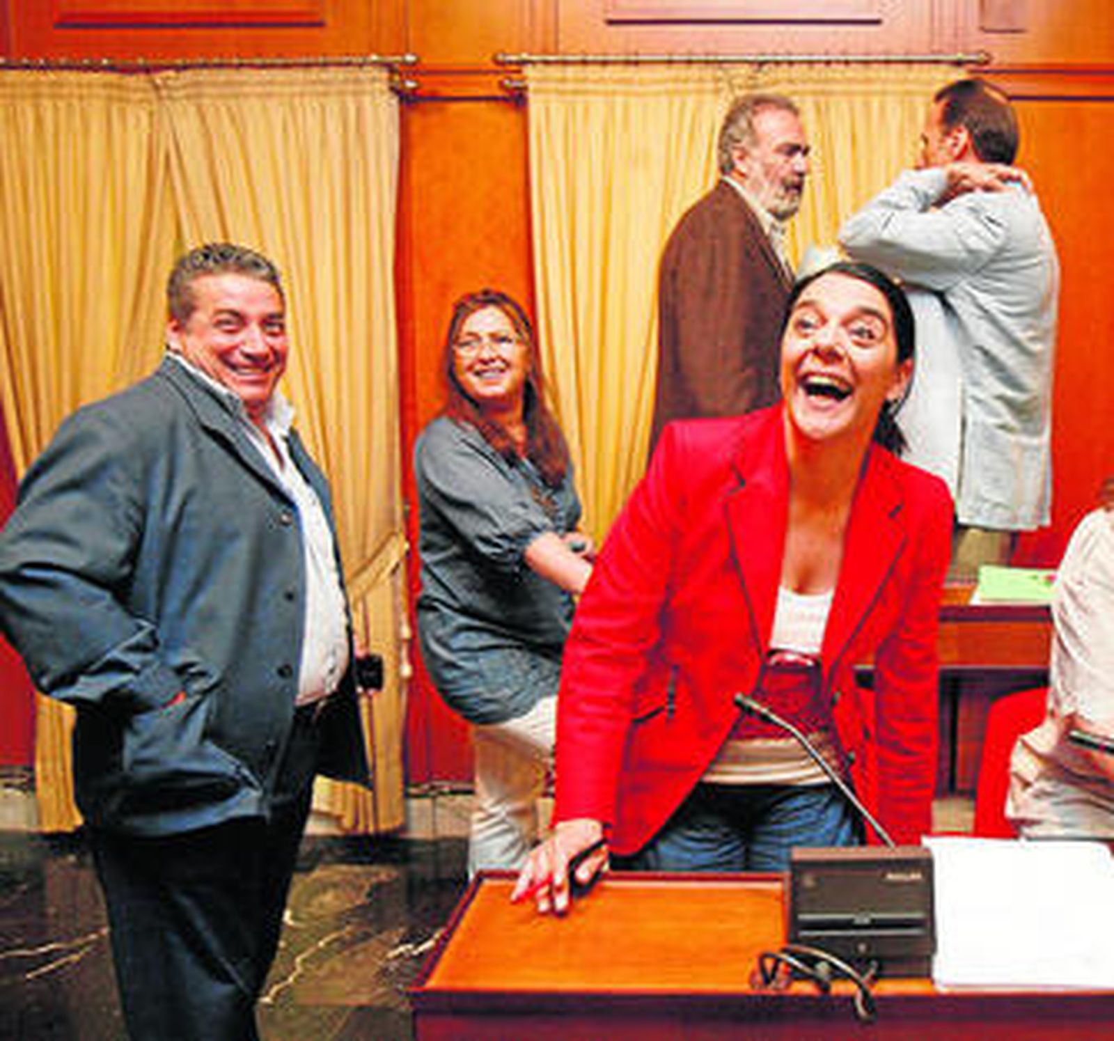 La concejala de IU en el Ayuntamiento de Córdoba, Rosa Candelario, en un pleno celebrado ayer.