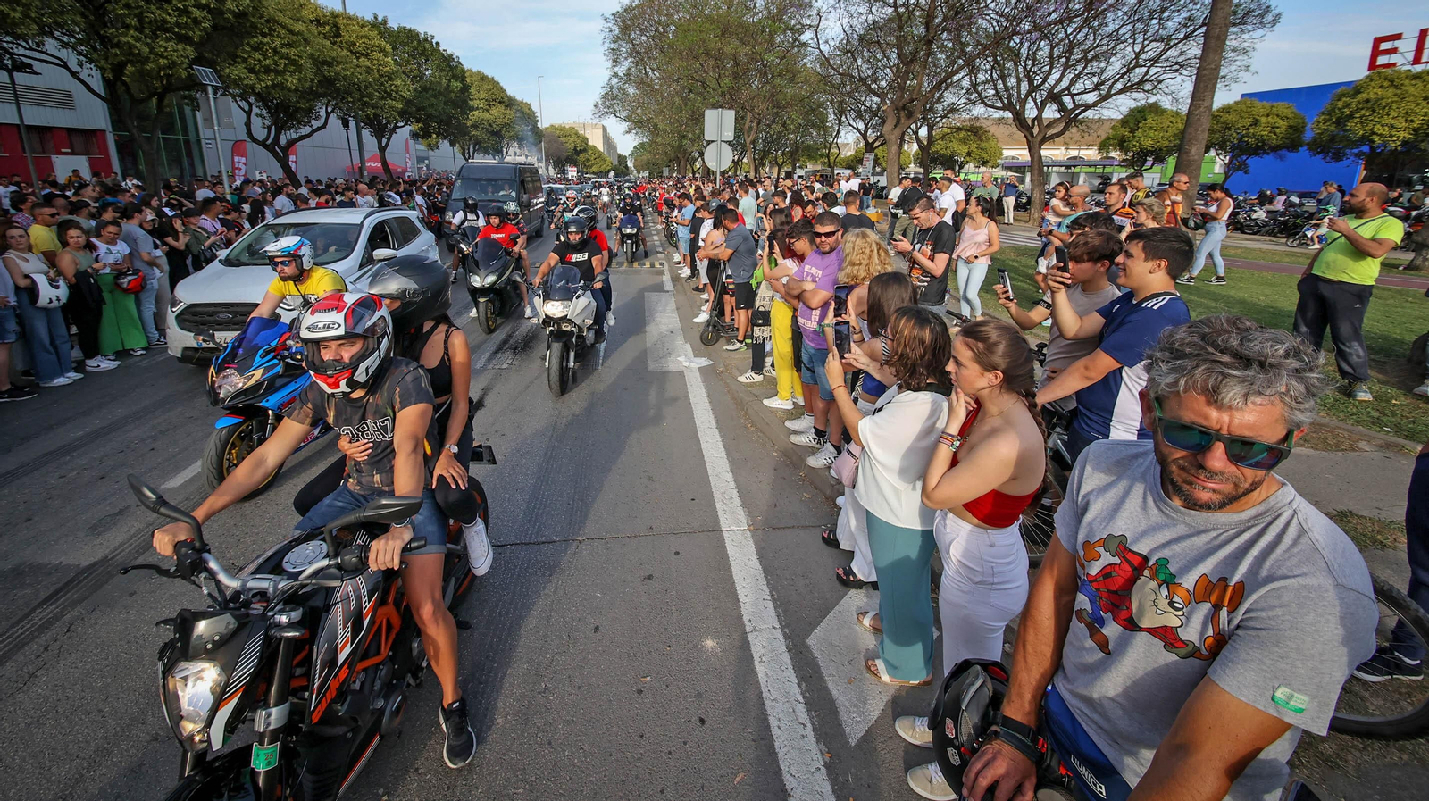 La gran fiesta motera inunda Jerez
