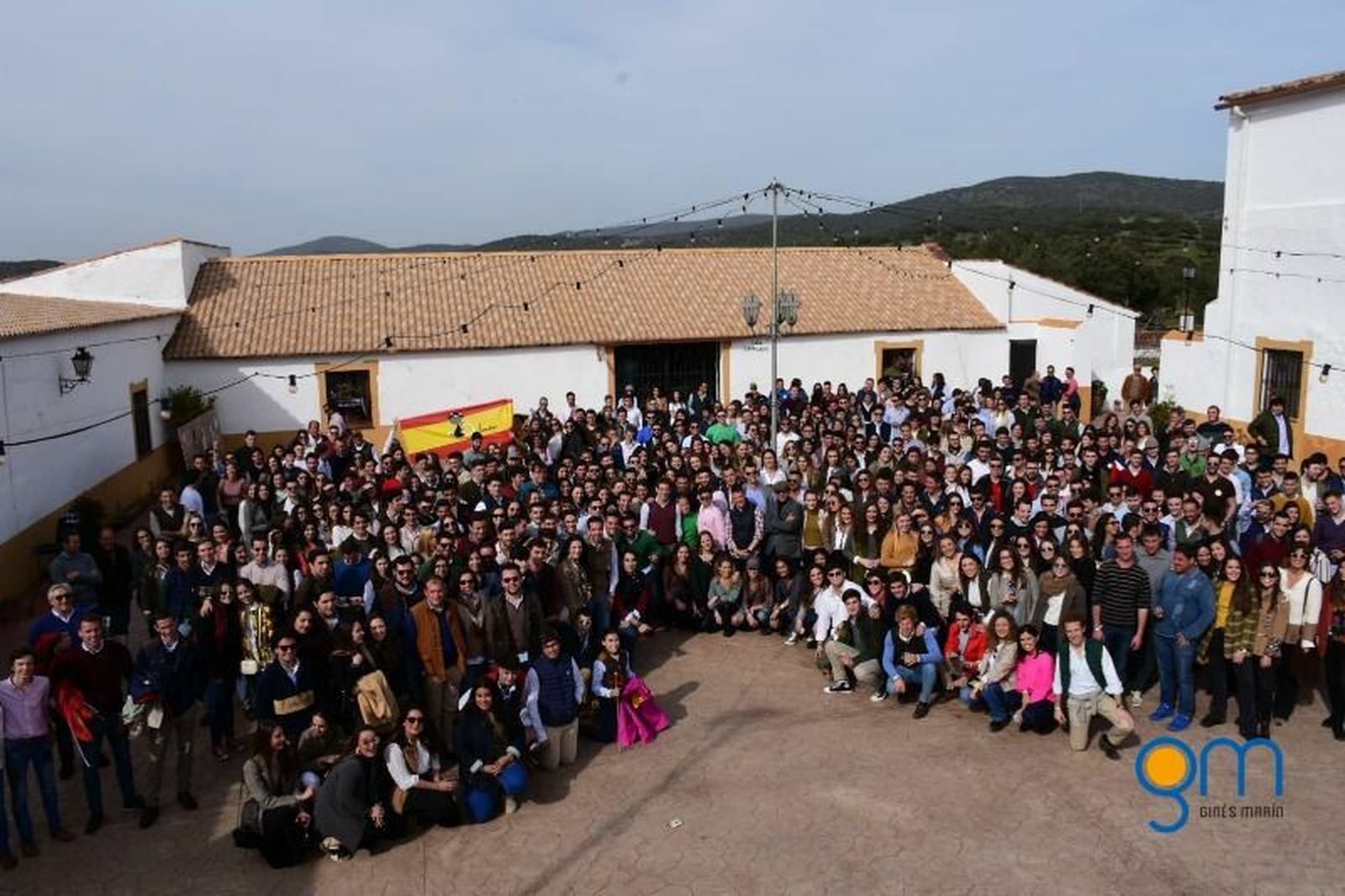 Encuentro de Ginés Marín con 800 jóvenes en la finca La Giralda.