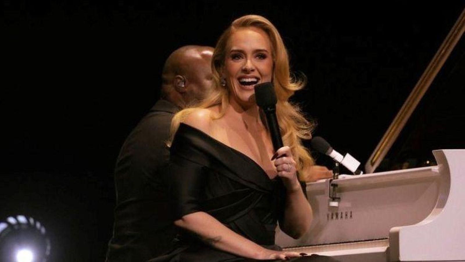 La cantante Adele en un concierto. La cantante Adele en un concierto.