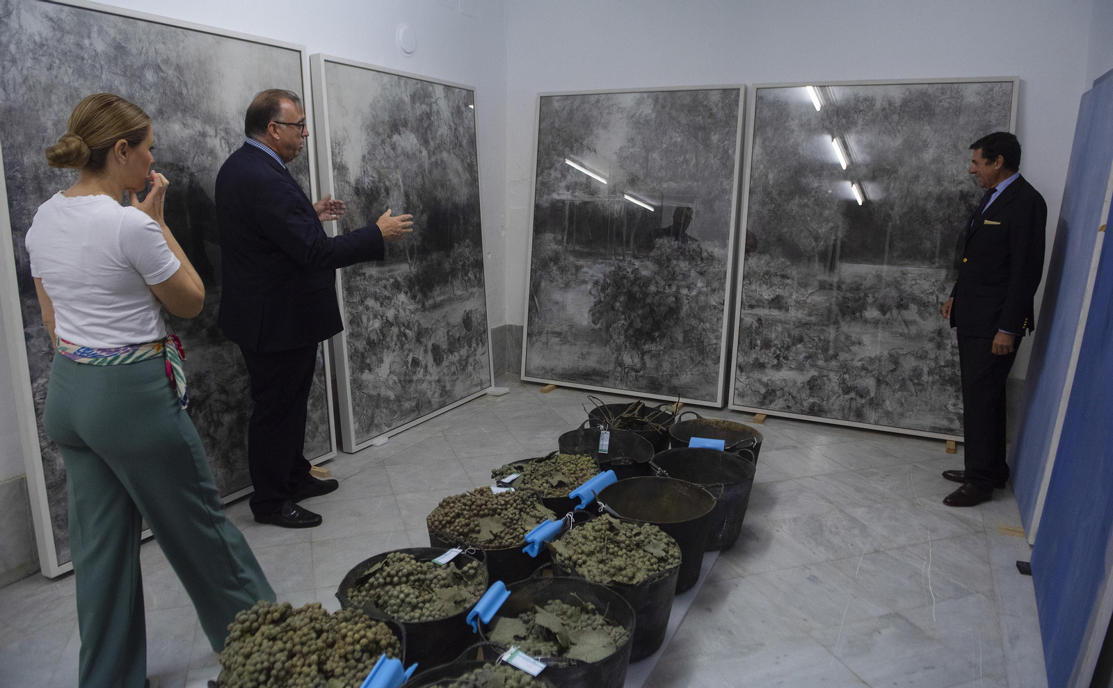 El CAAC incorpora a su colección ocho obras de la artista Carmen Laffón