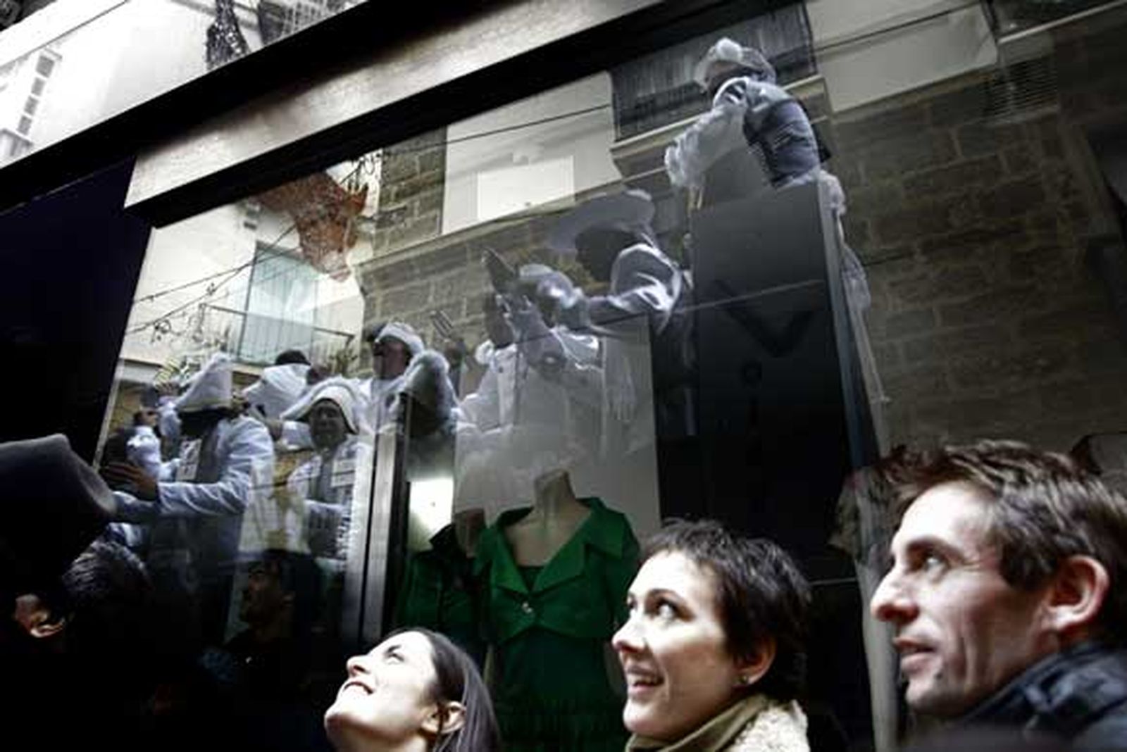 Gaditanos y foráneos tomaron las calles del centro en el primer fin de semana de Carnaval

Foto: Julio Gonzalez