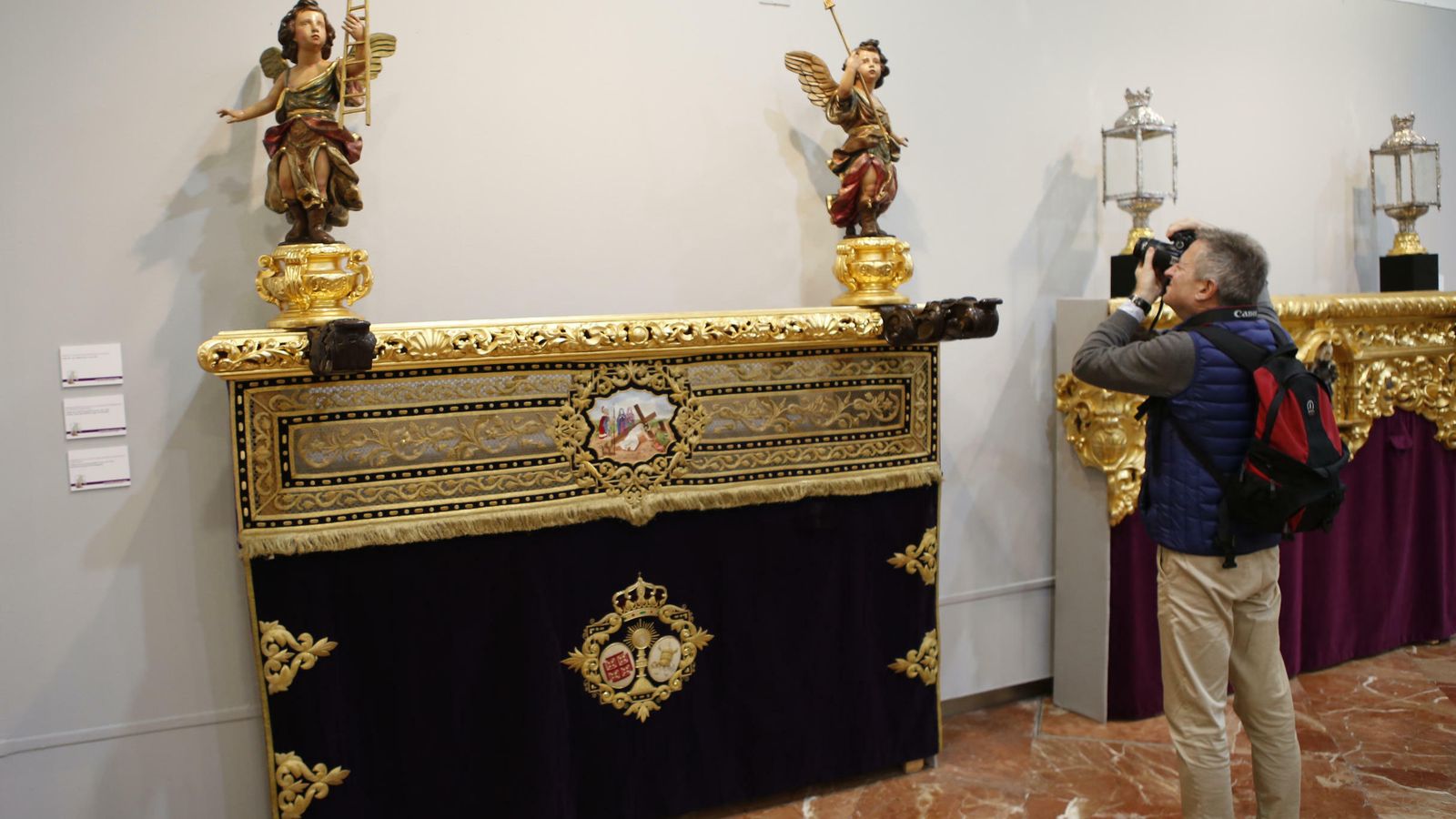 Enseres expuestos en el Mercantil.