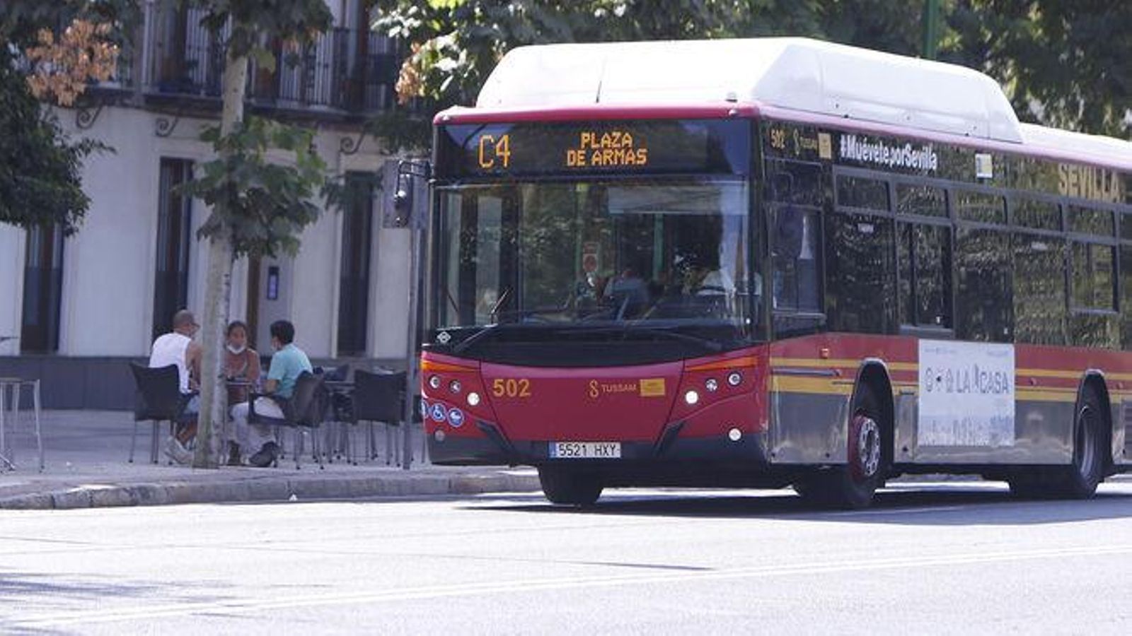 La opción más cómoda es utilizar el transporte público.