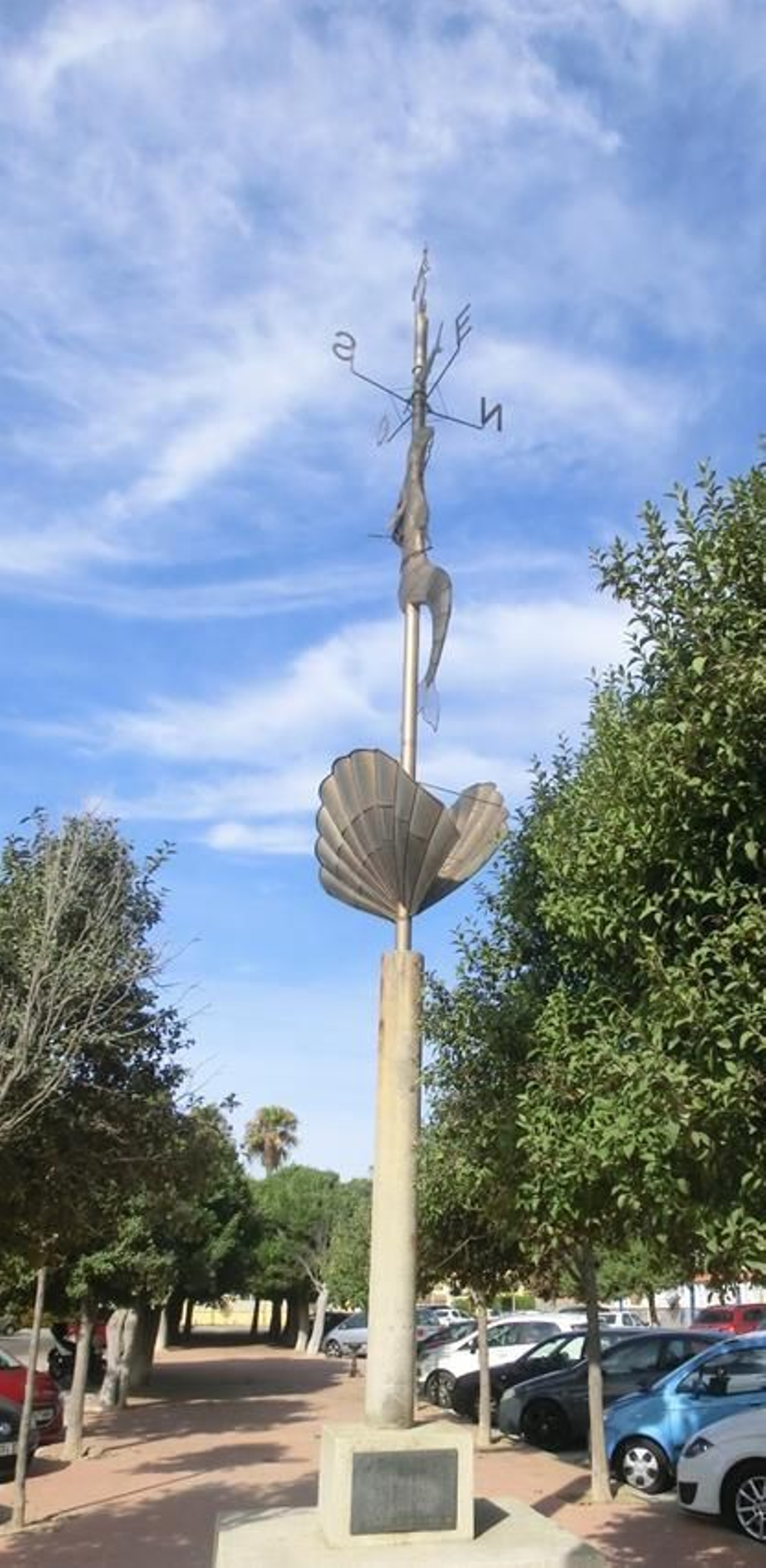 “La Sirenita”, en la barriada del Rinconcillo, obra de José Manzanares. “La Sirenita”, en la barriada del Rinconcillo, obra de José Manzanares.