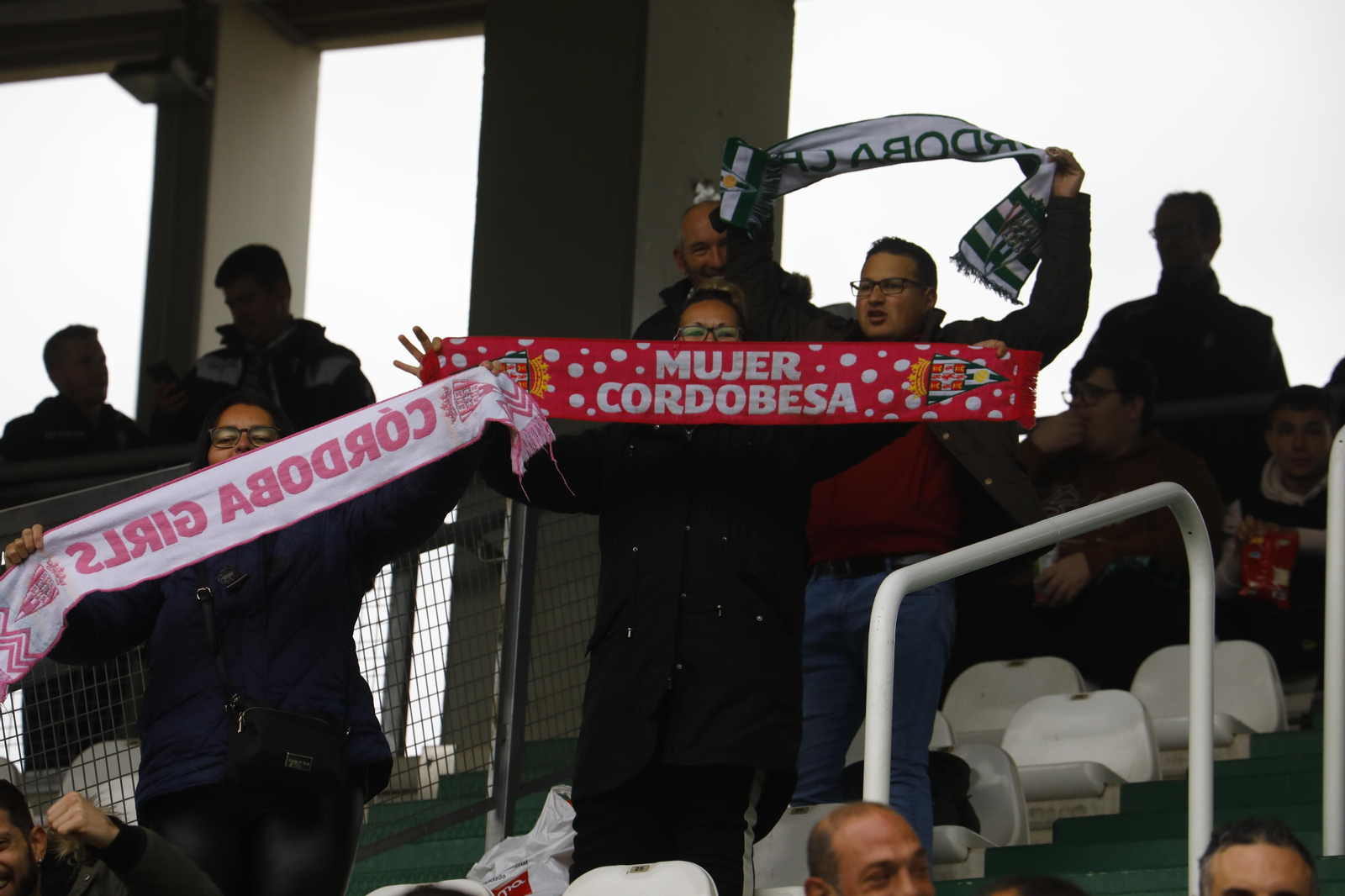 El ambiente en las gradas de El Arcángel para el Córdoba CF - Cultural Leonesa, en imágenes