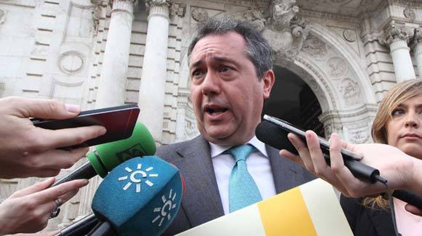 Espadas: "La zona azul de Zoido es un acto de prepotencia y voracidad recaudatoria"