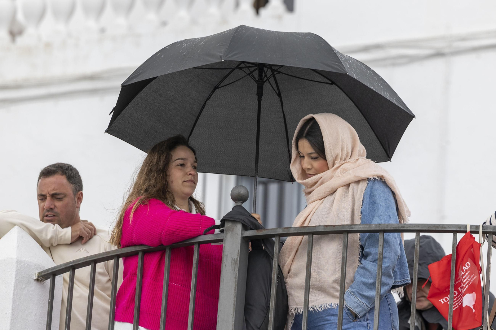 Las imágenes del Toro Embolao de Vejer 2025
