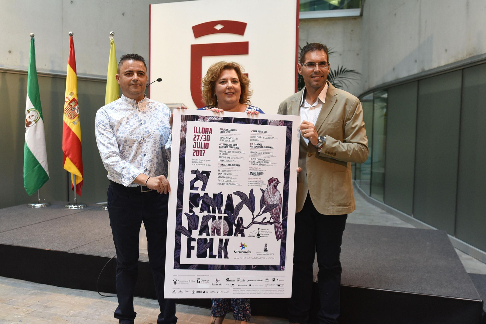 Autoridades en la presentación de la nueva edición del Parapanda Folk.