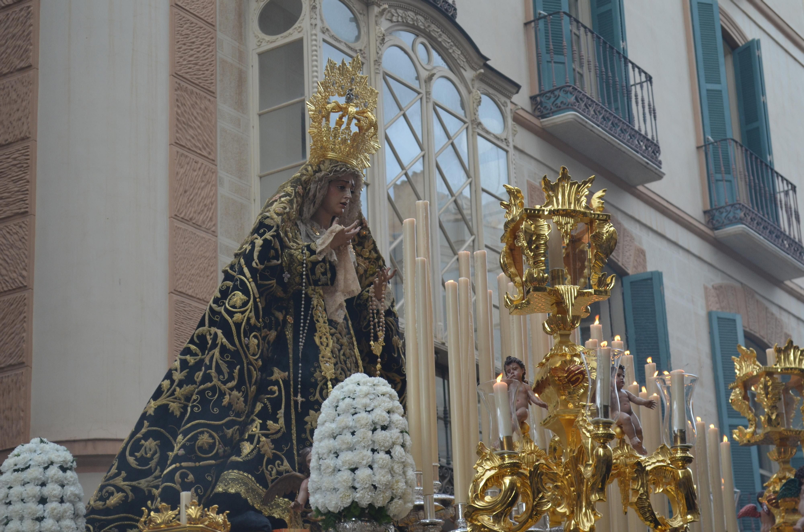 Viñeros en su procesión del Jueves Santo de Málaga, en fotos