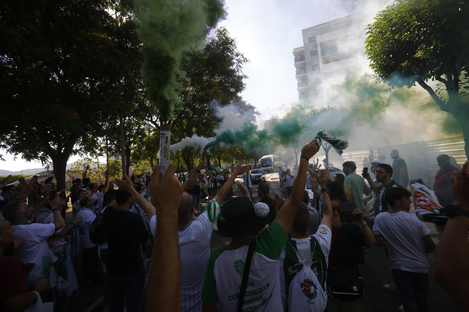 Las mejores fotos de la afición del Córdoba CF en la previa del partido ante el Barcelona Atlètic