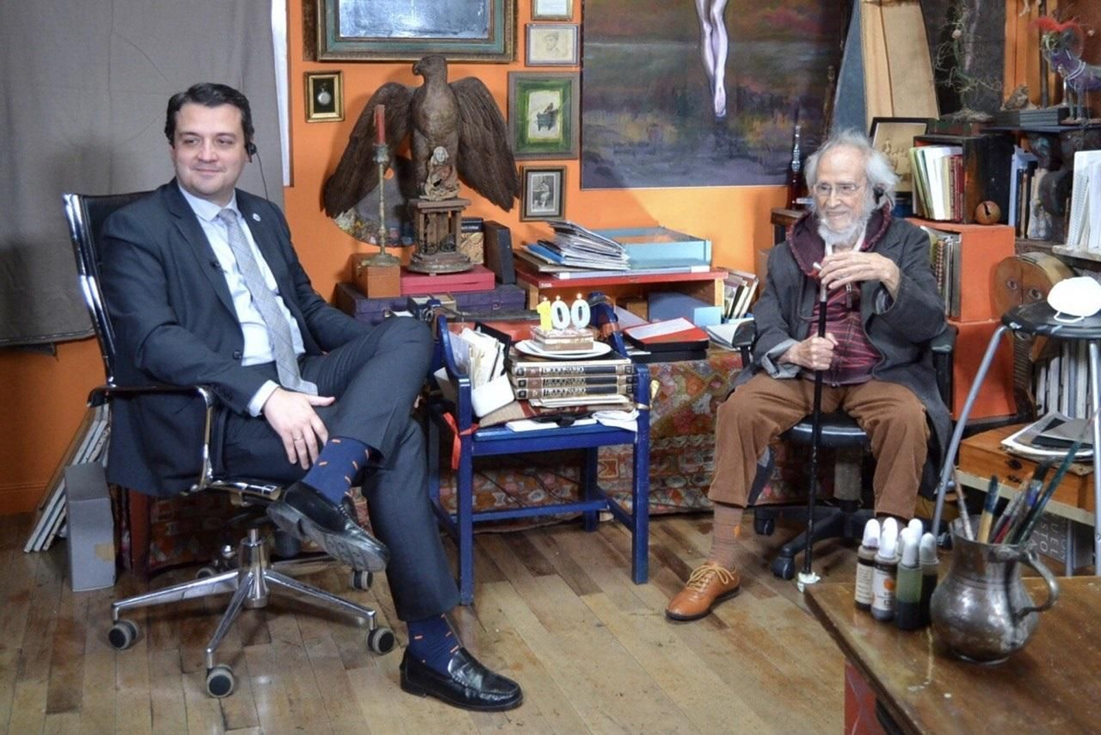 El alcalde, junto a Ginés Liébana, en una visita a su domicilio con motivo de sus 100 años.