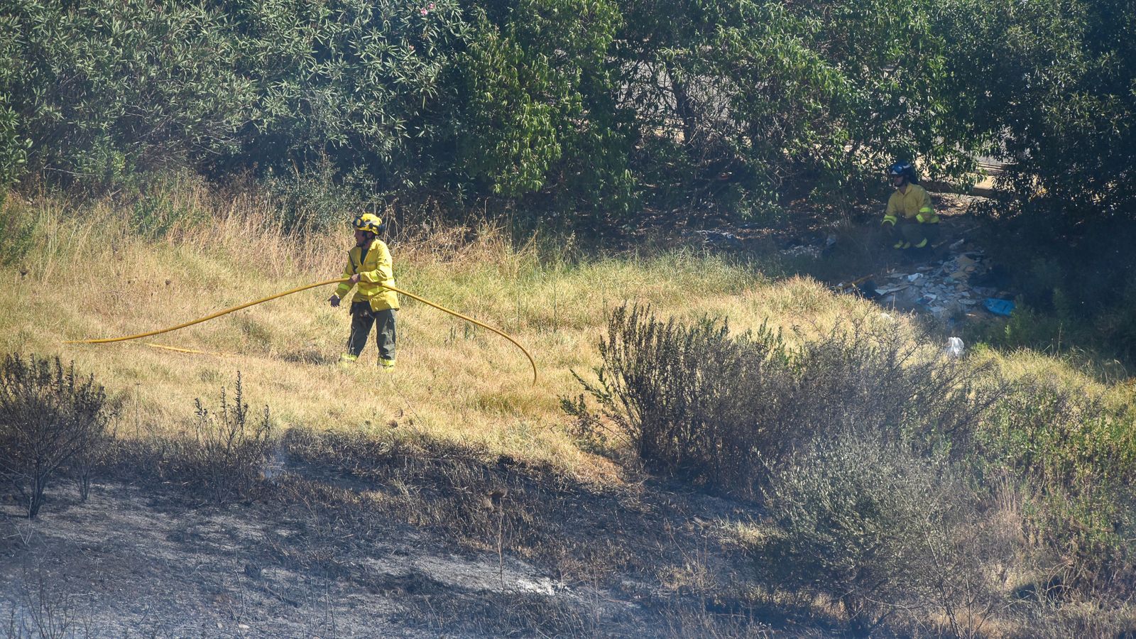 Las fotos del incendio en la barriada de San Bernabé