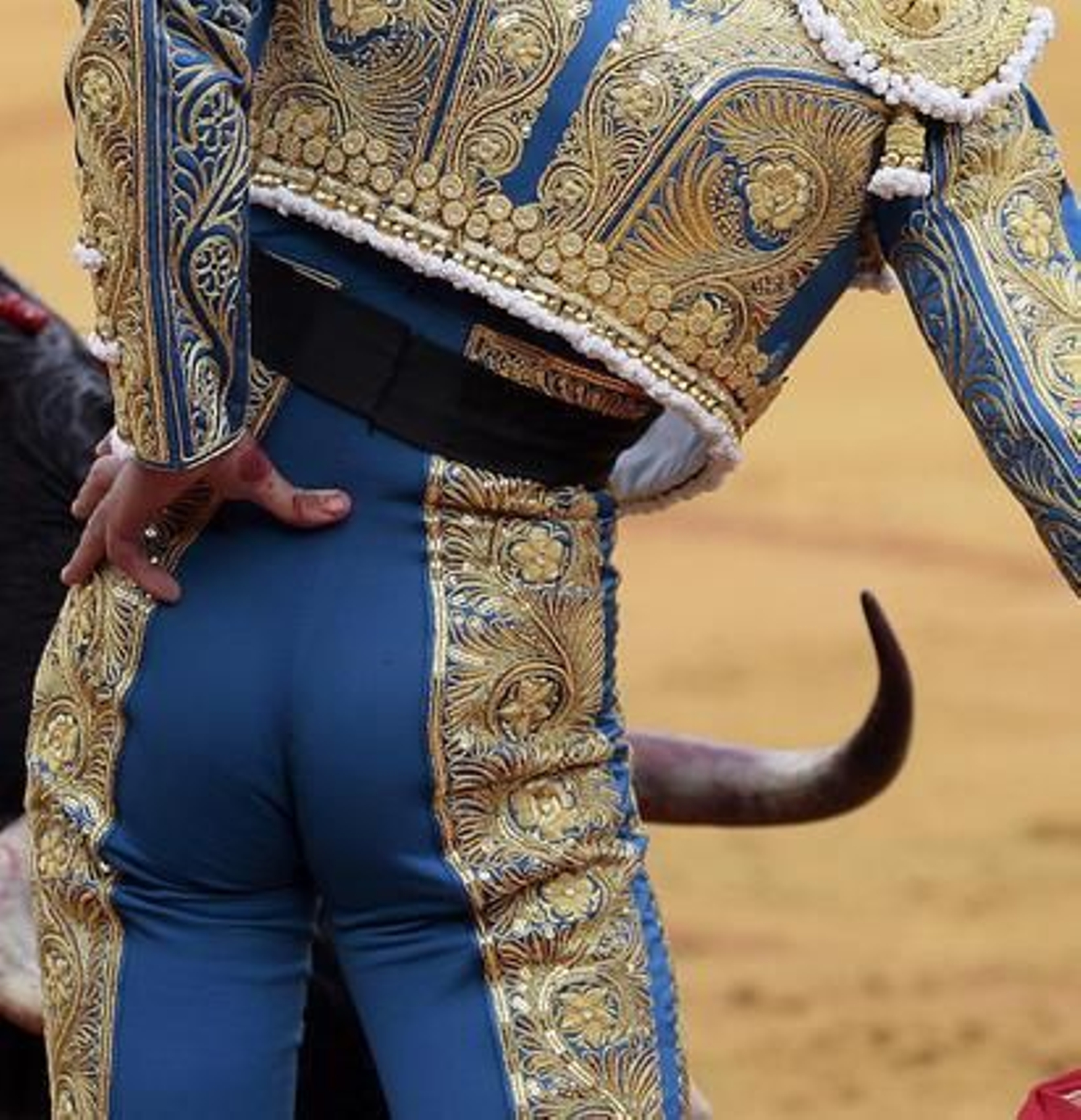 Jiménez Fortés, con el tercer toro de la ganadería de El Ventorrillo.

Foto: Juan Carlos Muñoz