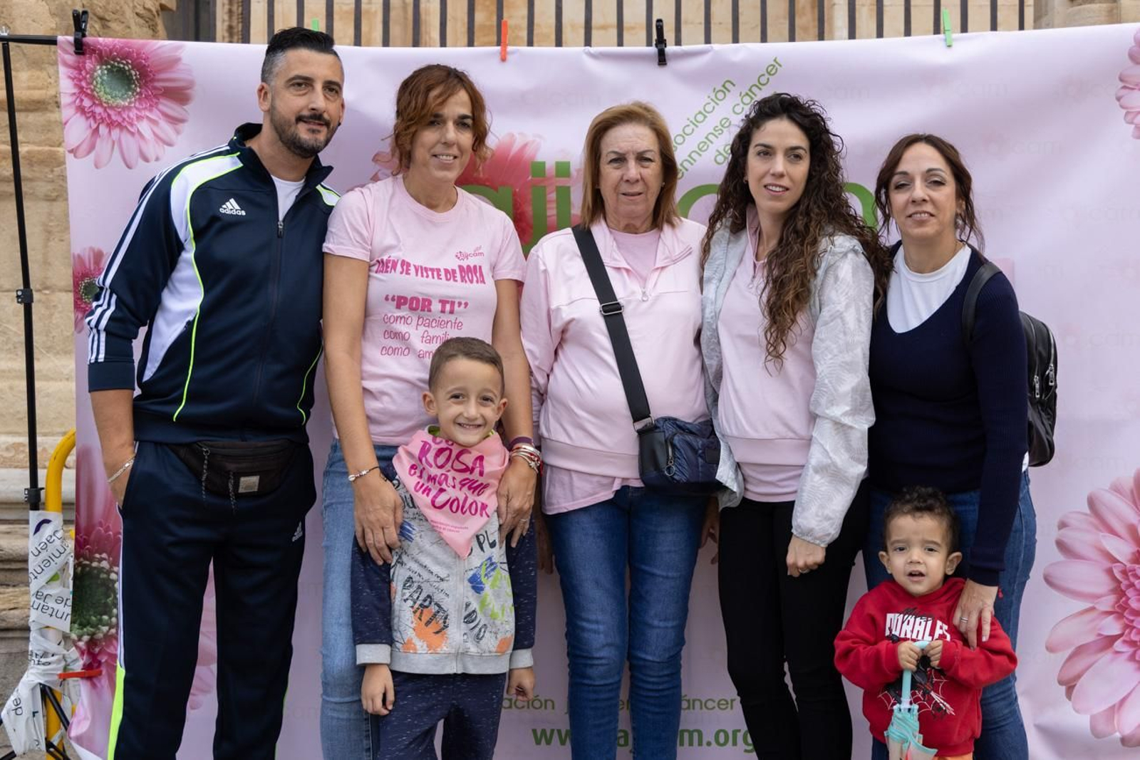 Jaén se viste de rosa con una marcha reivindicativa contra el cáncer de mama