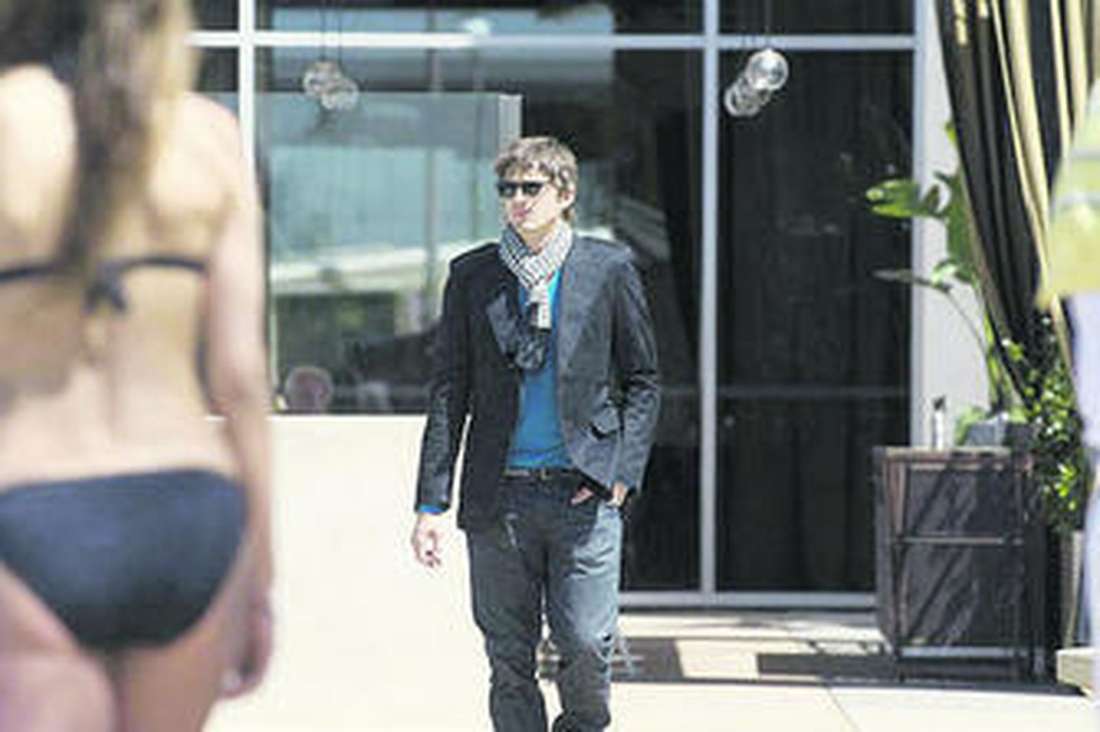Ashton Kutcher en su rol de chulo de alto standing.