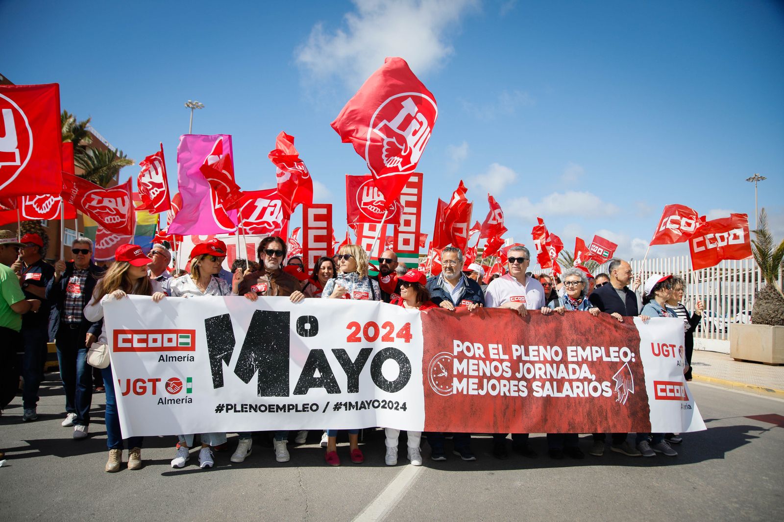 Las imágenes de la manifestación del Día del Trabajador en Almería