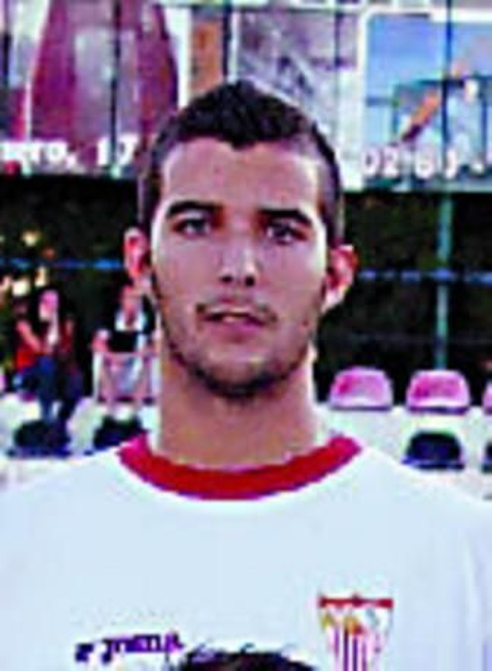 Diego es atendido en el césped en el momento de la lesión.