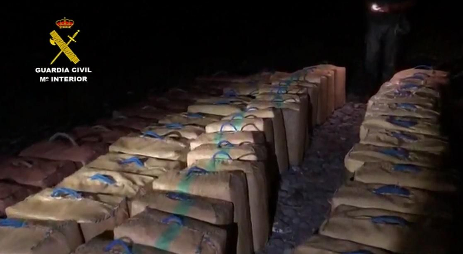 Imagen de archivo de fardos de hachís intervenidos en una operación anti droga.