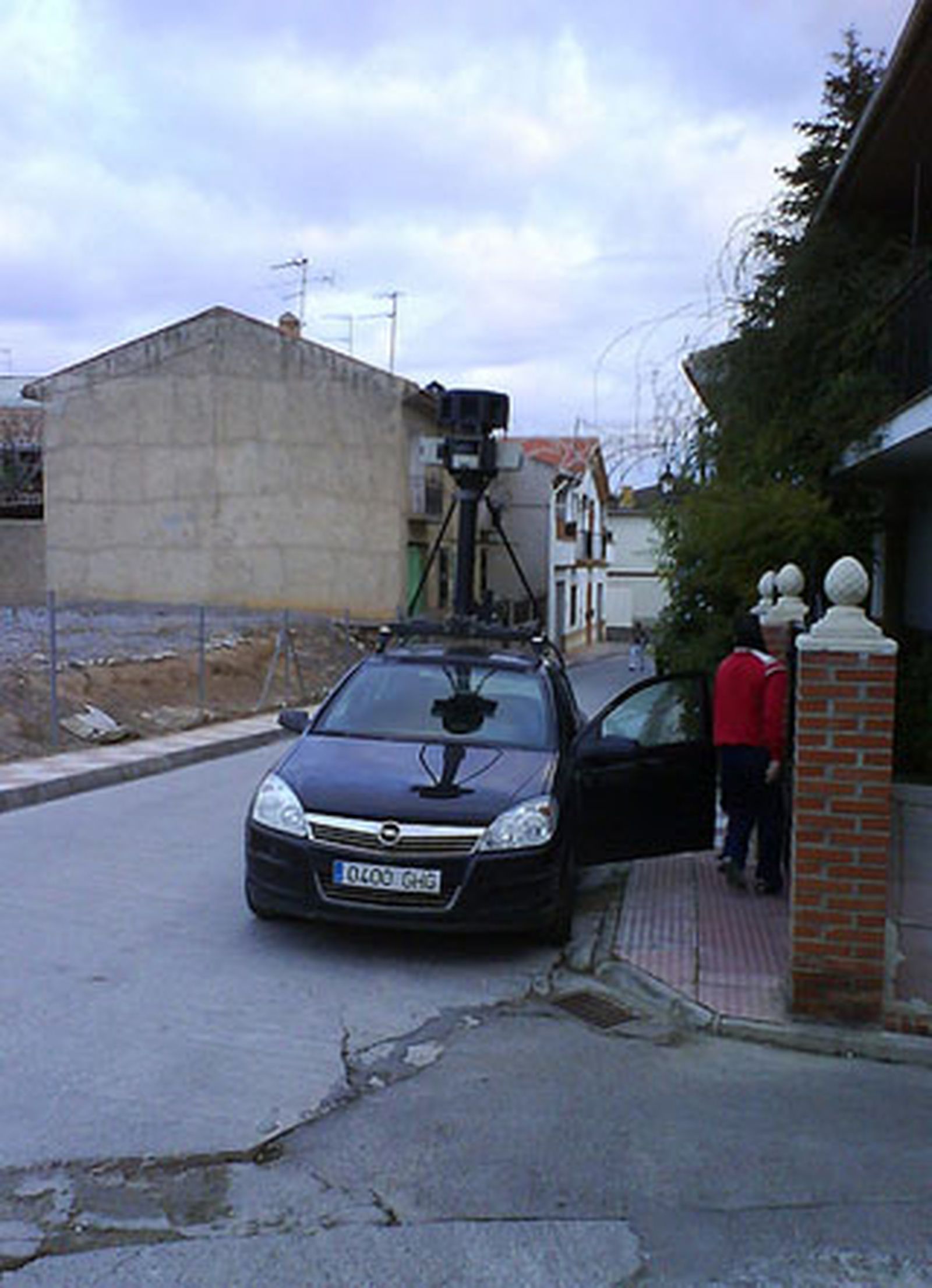 Alberto y Juan encontraron y 'cazaron' el coche de Google por Granada