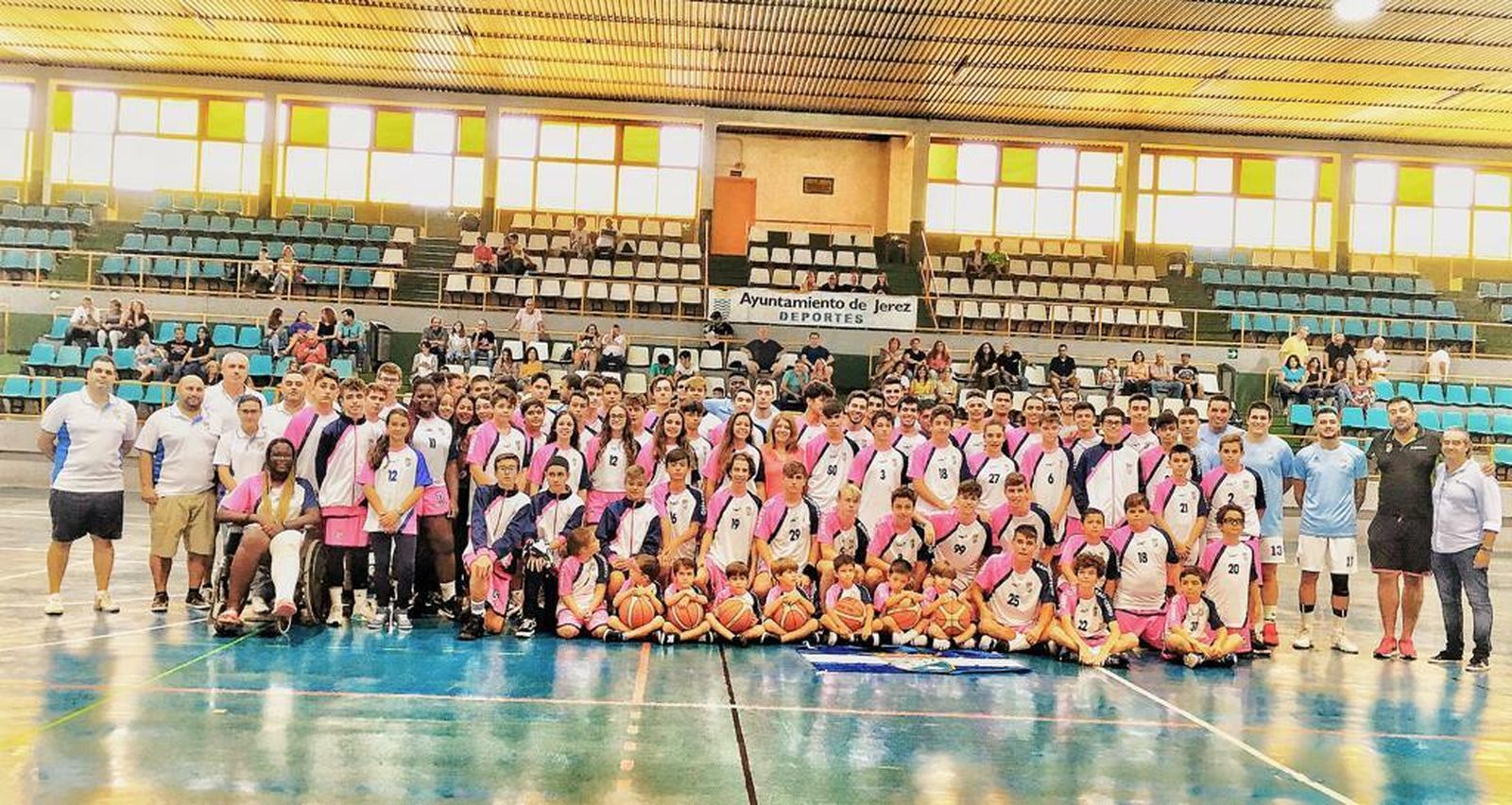 El Baloncesto Xerez CD presentó a todos sus equipos para la temporada 2019-20 en el Ruiz-Mateos.