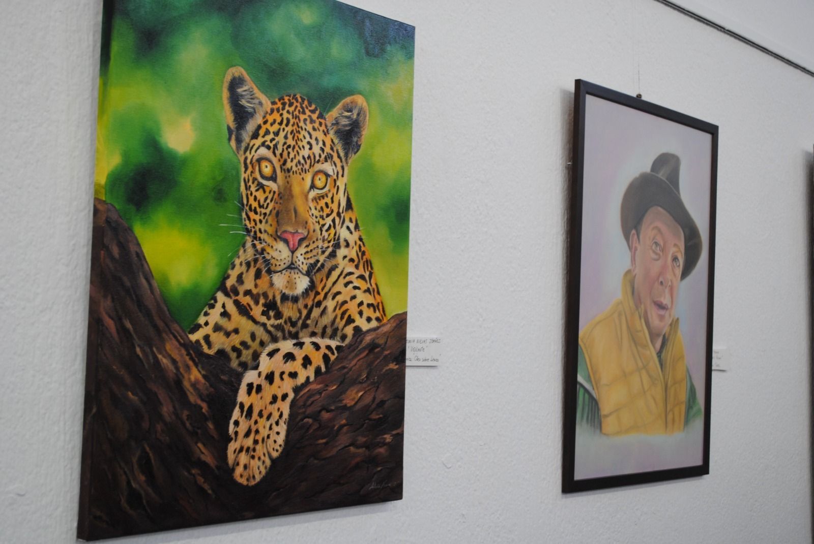 Cinco mujeres de Maracena exponen su talento en la Casa de la Cultura.