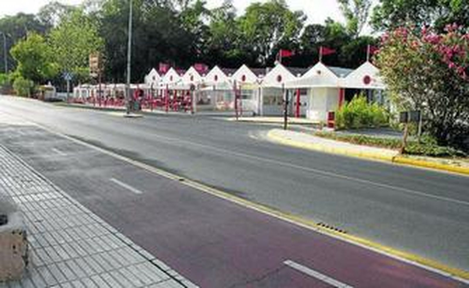 Una imagen del camping Las Dunas, situado junto al paseo marítimo de la Puntilla.