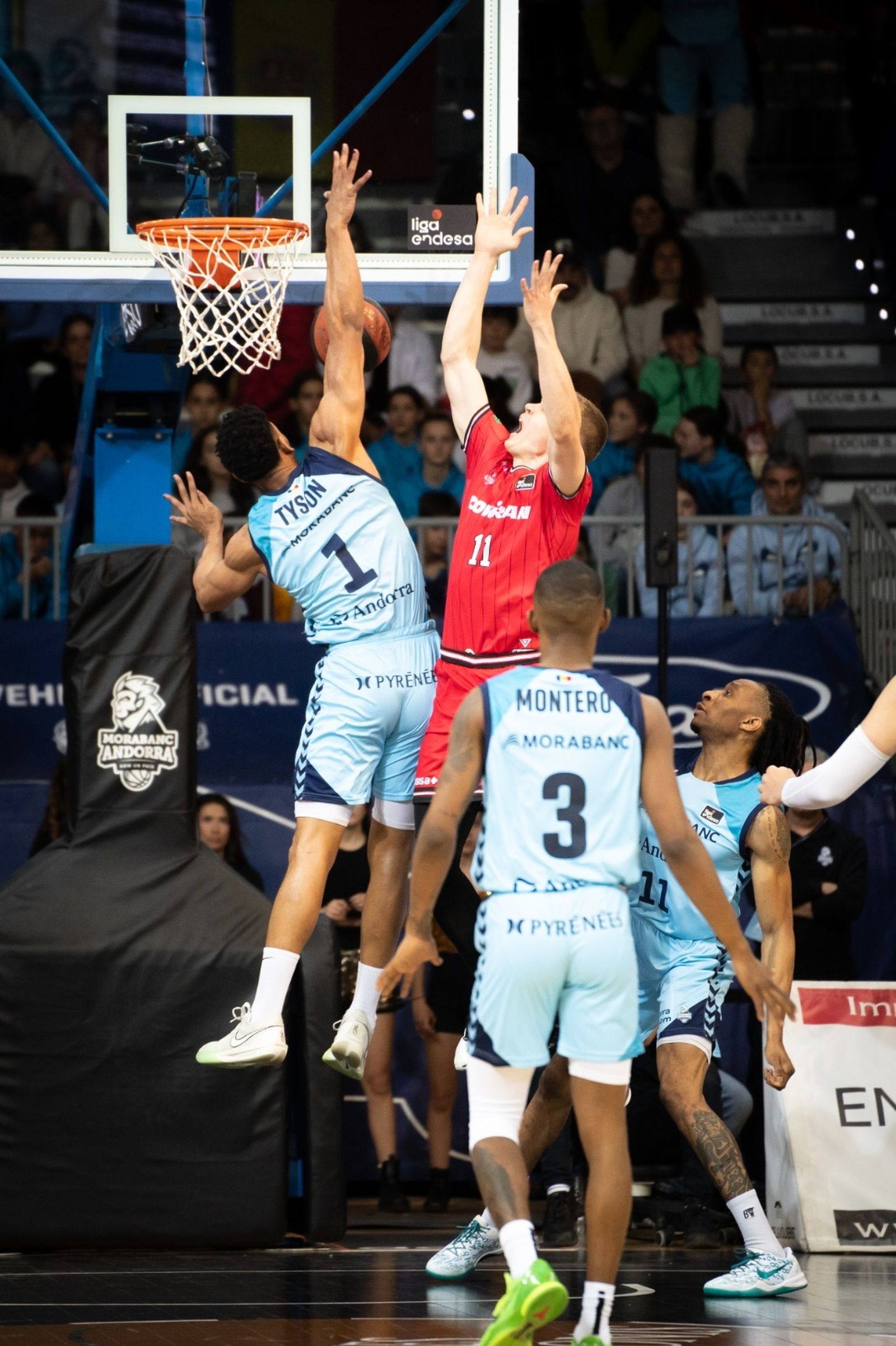 Las imágenes del partido entre Andorra y Covirán Granada