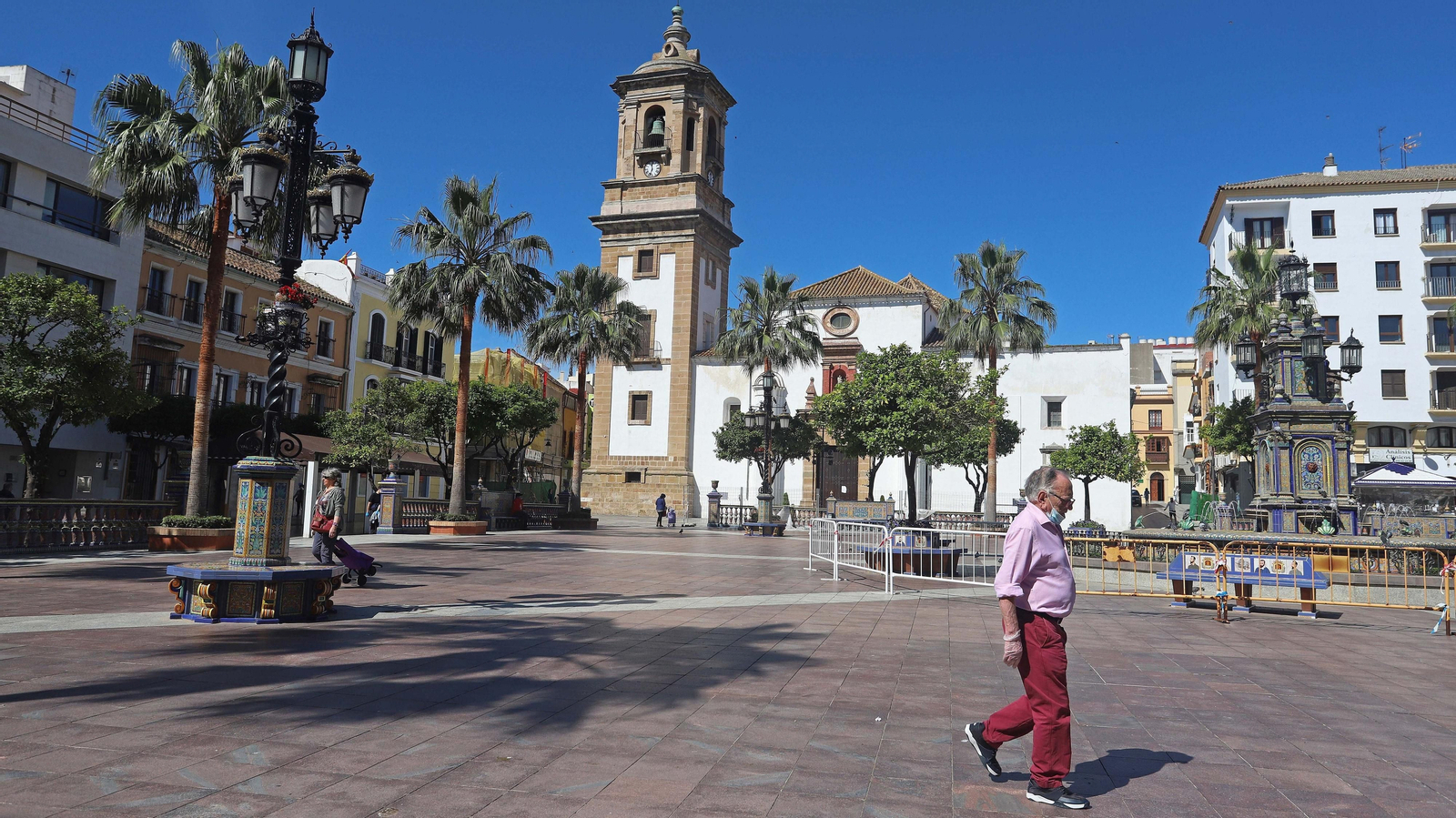Deportistas y mayores vuelven a la calle en Algeciras